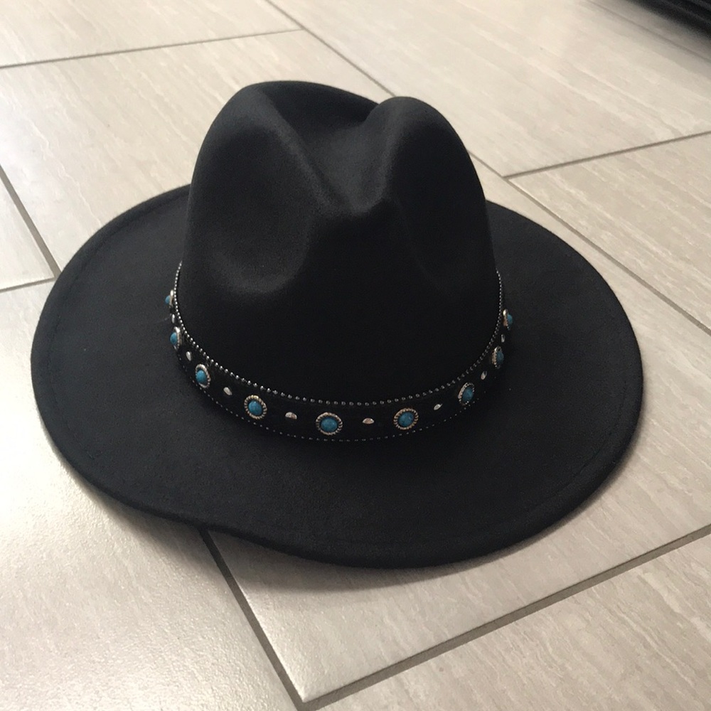 Turquoise design  black hat